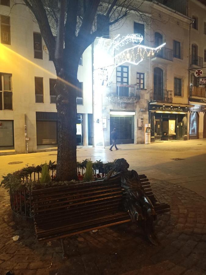 Apartamento Habitació polivalent al centre de Manresa Exterior foto